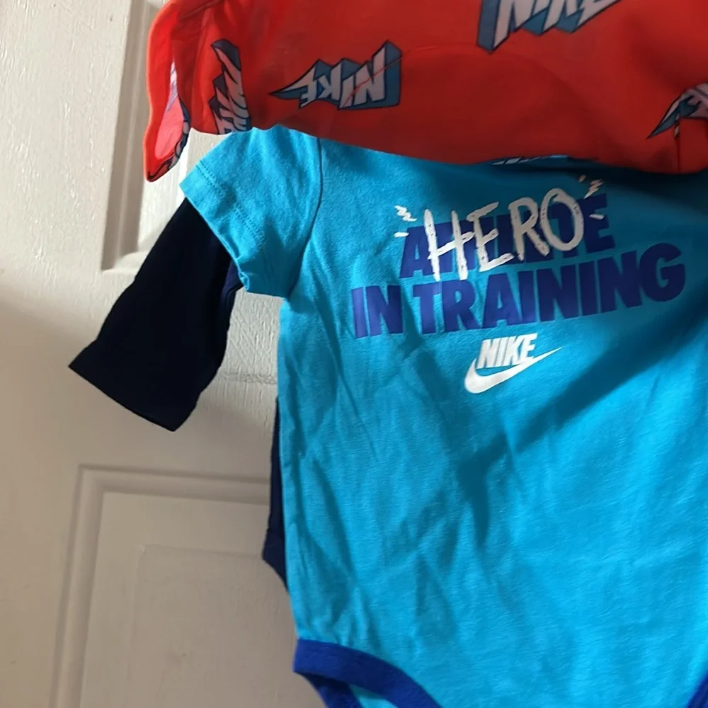 NIKE 3 PIECE ONESIE SET: BLUE/CORAL: NEW WITH TAGS: SIZE 6 MTH